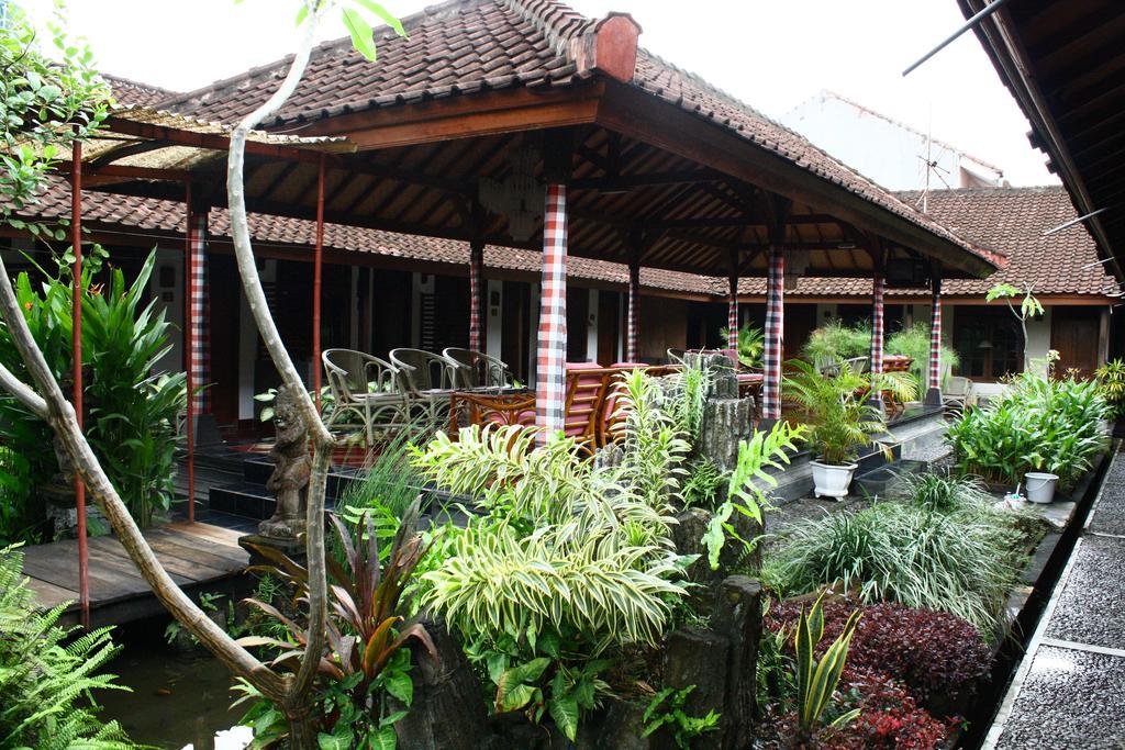 Hotel Ratih Mataram Buitenkant foto